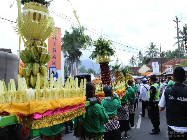 Cảnh rước Phật tại Indonesia xem cho đã con mắt image-1731936343271