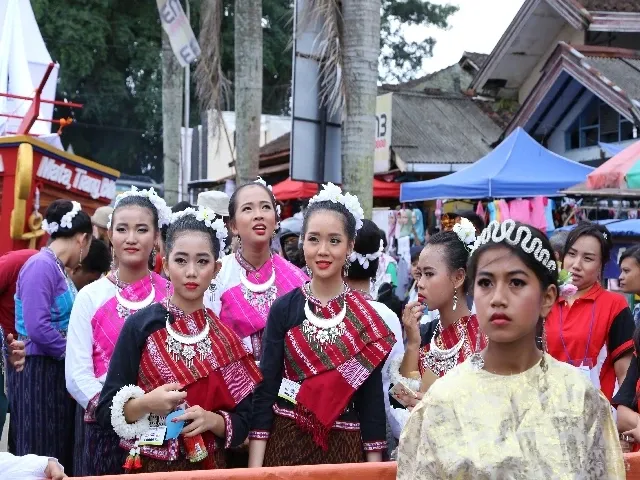 Cảnh rước Phật tại Indonesia xem cho đã con mắt image-1731936346951