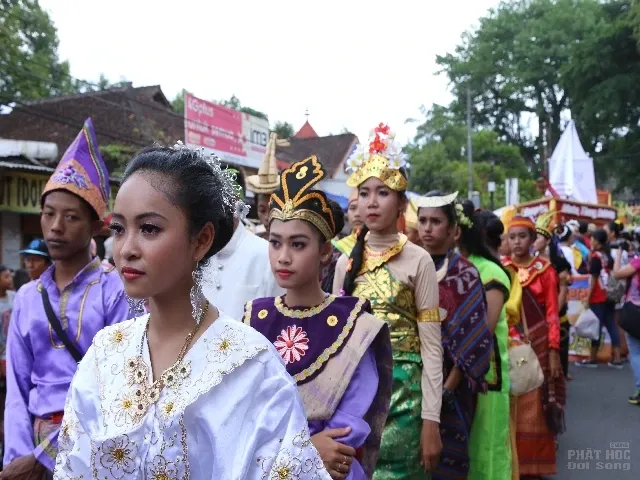 Cảnh rước Phật tại Indonesia xem cho đã con mắt image-1731936348588