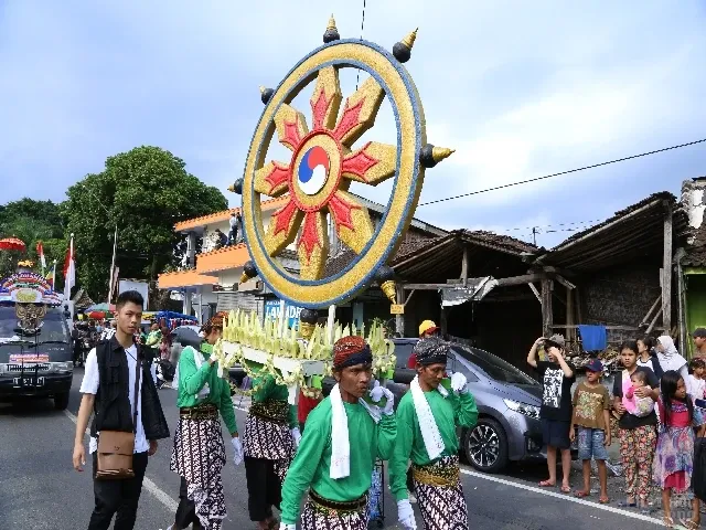 Cảnh rước Phật tại Indonesia xem cho đã con mắt image-1731936354050