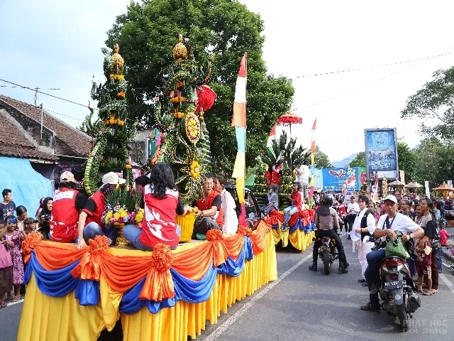 Cảnh rước Phật tại Indonesia xem cho đã con mắt image-1731936357101