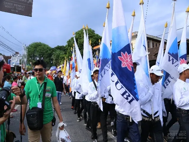 Cảnh rước Phật tại Indonesia xem cho đã con mắt image-1731936359217