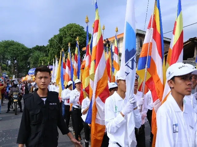 Cảnh rước Phật tại Indonesia xem cho đã con mắt image-1731936359910