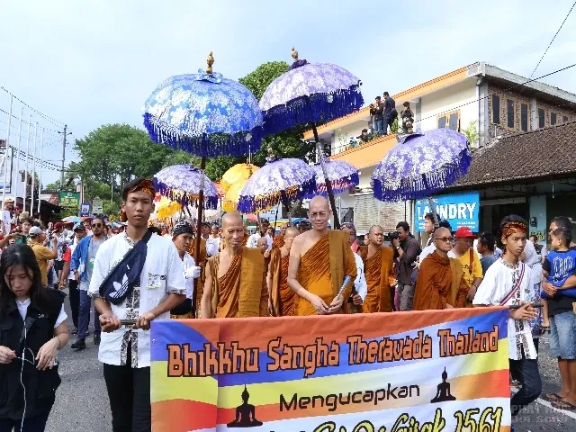 Cảnh rước Phật tại Indonesia xem cho đã con mắt image-1731936360692