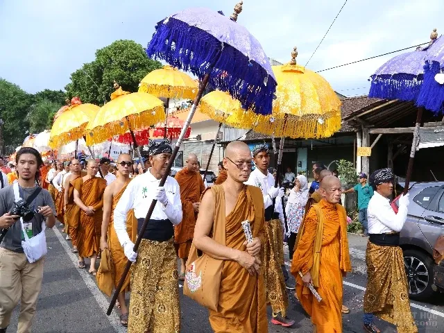 Cảnh rước Phật tại Indonesia xem cho đã con mắt image-1731936361527