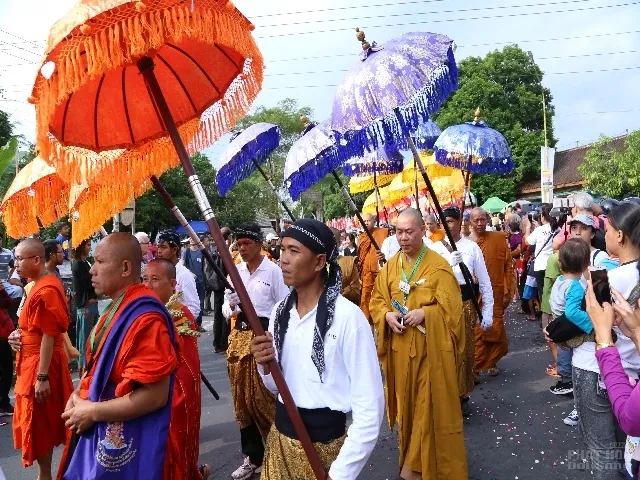 Cảnh rước Phật tại Indonesia xem cho đã con mắt image-1731936362321