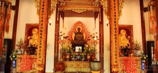 Câu đối thiền môn của HT Thích Thiện Siêu image-1731936256066