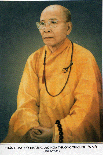 Câu đối thiền môn của HT Thích Thiện Siêu image-1731936257378