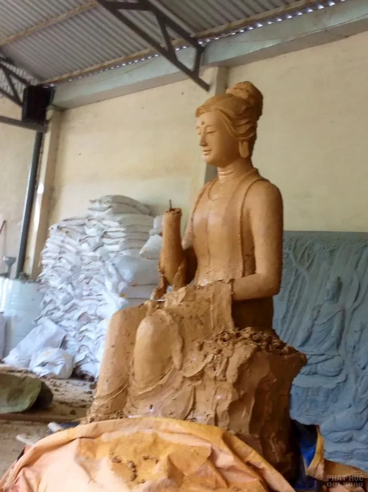 Chiêm ngưỡng tôn tượng Mẹ Hiền Quán Âm của thầy Nhuận Đức image-1732288733080