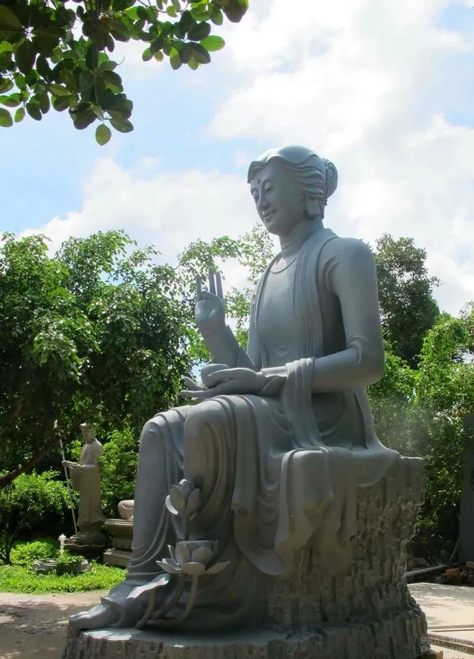 Chiêm ngưỡng tôn tượng Mẹ Hiền Quán Âm của thầy Nhuận Đức image-1732288738291