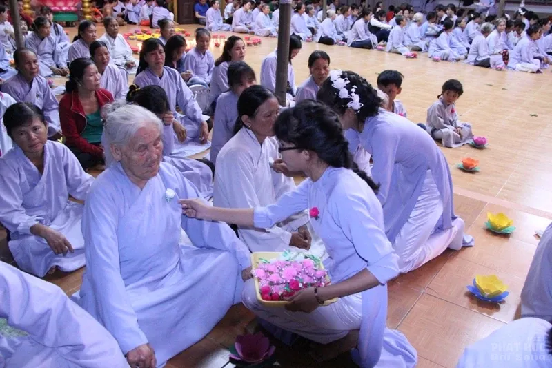 Chùa Gia Canh đêm hoa đăng Ơn nghĩa sinh thành Chùa Gia Canh đêm hoa đăng Ơn nghĩa sinh thành image-1732292012728