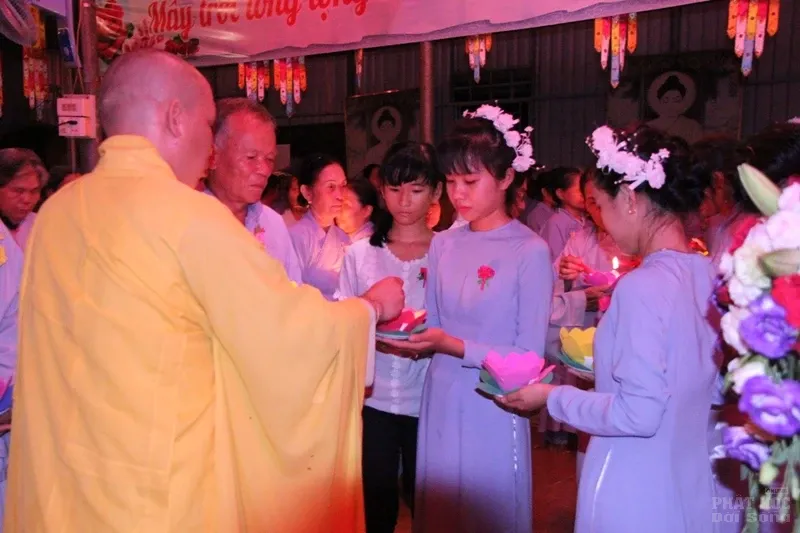 Chùa Gia Canh đêm hoa đăng Ơn nghĩa sinh thành Chùa Gia Canh đêm hoa đăng Ơn nghĩa sinh thành image-1732292015850