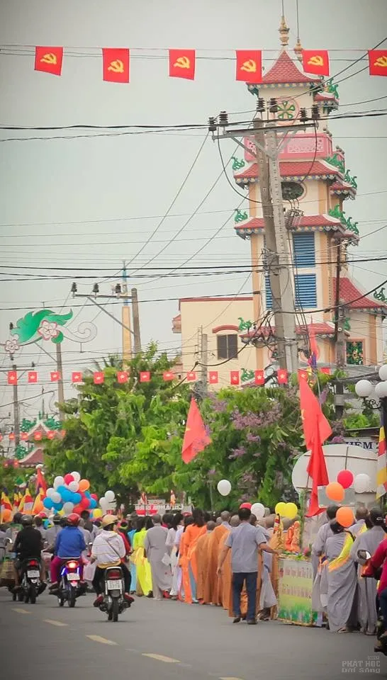 Chùa Hòa Bình mừng hội Vesak 7 Chùa Hòa Bình mừng hội Vesak image-1731747189720