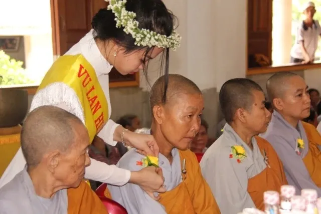 Chùa Hưng Thạnh mừng lễ Vu lan, Đại tường Cố TT.Thích Chiếu Phong 9 Chùa Hưng Thạnh mừng lễ Vu lan, Đại tường Cố TT.Thích Chiếu Phong image-1731946189841