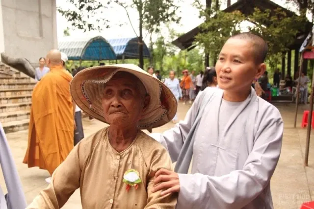 Chùa Hưng Thạnh mừng lễ Vu lan, Đại tường Cố TT.Thích Chiếu Phong 23 Chùa Hưng Thạnh mừng lễ Vu lan, Đại tường Cố TT.Thích Chiếu Phong image-1731946199719