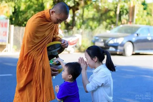 Chùa Huyền Không Sơn Thượng khóa tu xuất gia gieo duyên lần 2016 image-1731748808375