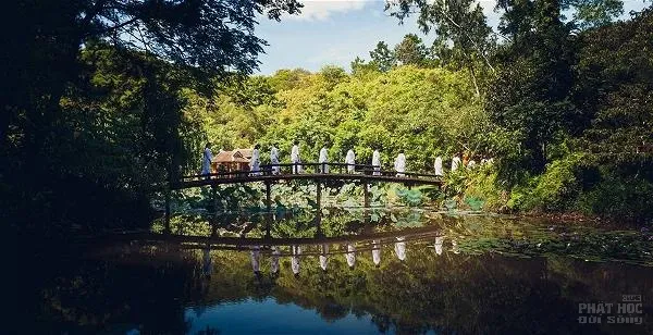 Chùa Huyền Không Sơn Thượng khóa tu xuất gia gieo duyên lần 2016 image-1731748813573