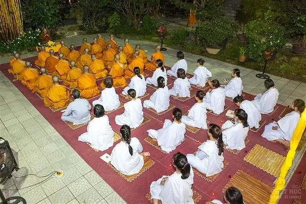 Chùa Huyền Không Sơn Thượng khóa tu xuất gia gieo duyên lần 2016 image-1731748817696