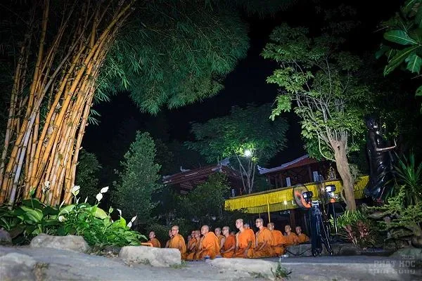 Chùa Huyền Không Sơn Thượng khóa tu xuất gia gieo duyên lần 2016 image-1731748819437