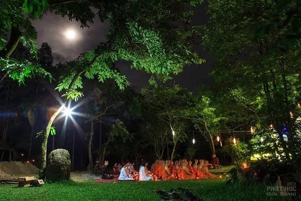 Chùa Huyền Không Sơn Thượng khóa tu xuất gia gieo duyên lần 2016 image-1731748824256