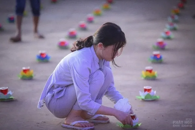 Chùa Liên Hoa thị trấn Kiến Đức rực sáng đêm hội Dược Sư đầu năm Chùa Liên Hoa thị trấn Kiến Đức rực sáng đêm hội Dược Sư đầu năm image-1731931688086