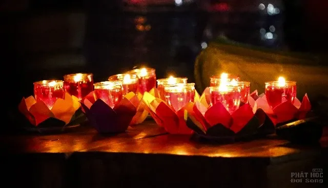 Chùaac Liên Hoa thị trấn Kiến Đức rực sáng đêm hội Dược Sư đầu năm Chùa Liên Hoa thị trấn Kiến Đức rực sáng đêm hội Dược Sư đầu năm image-1731931698003