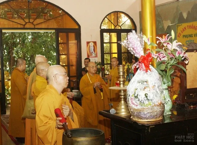 Chùa Liên Ứng: Lễ húy kỵ, tưởng niệm lần thứ 40 cố Hòa thượng Thích Huệ Pháp image-1731725736076