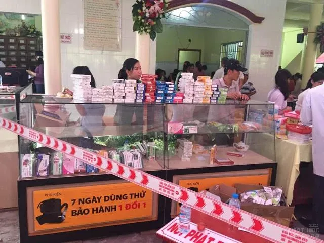 Chùa Nguyên Ngộ: Khám bệnh, phát thuốc & tặng quà cho người nghèo image-1731725722004