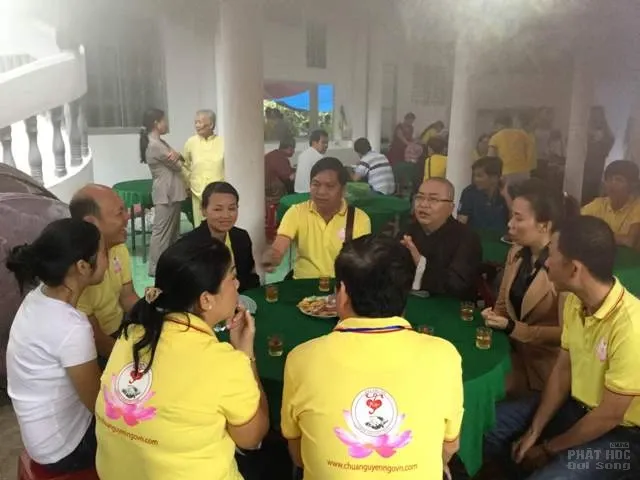 Chùa Nguyên Ngộ: Khám bệnh, phát thuốc & tặng quà cho người nghèo image-1731725722515