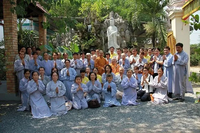 Chùa Nguyên Ngộ: Tổ chức hành hương thập tự đầu năm image-1731726278443