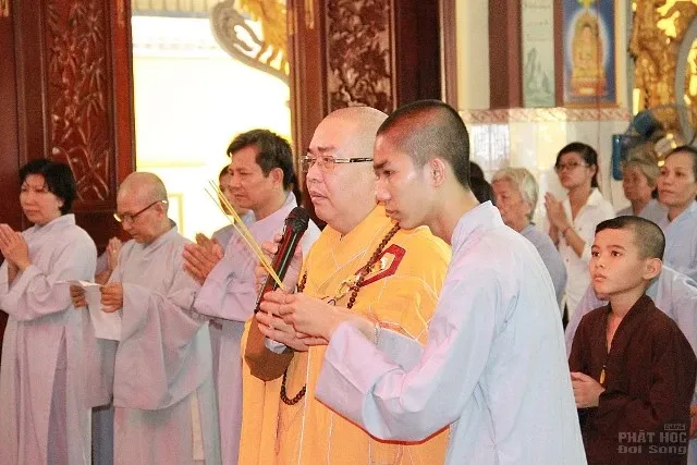 Chùa Nguyên Ngộ: Tổ chức hành hương thập tự đầu năm image-1731726279643