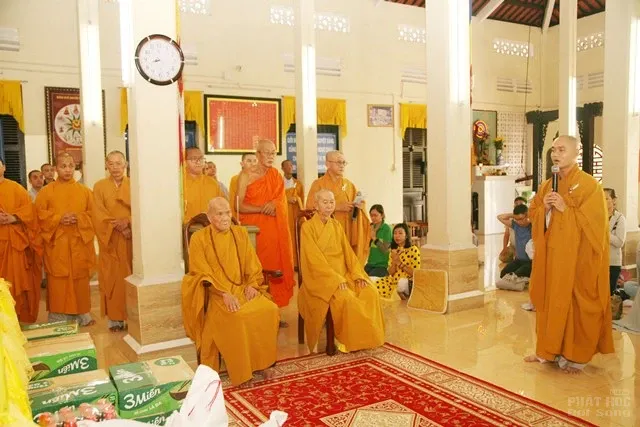 Chùa Phụng Sơn trao nhà Đại đoàn kết, cúng dường trường hạ tại Bến Tre image-1731944362680