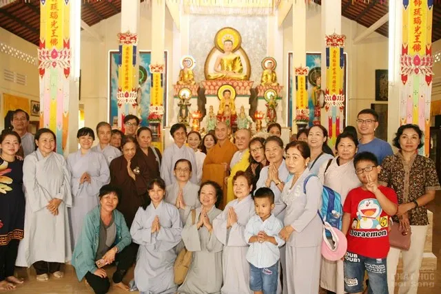 Chùa Phụng Sơn trao nhà Đại đoàn kết, cúng dường trường hạ tại Bến Tre image-1731944364705