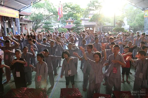 Chùa Tăng Phúc khoá tu mùa hè 'Từ Bi Hỷ Xả' ngày thứ 2 image-1732292066619