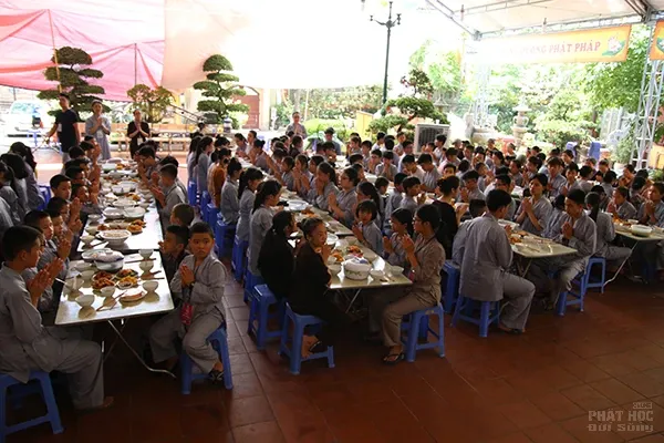Chùa Tăng Phúc khoá tu mùa hè 'Từ Bi Hỷ Xả' ngày thứ 2 image-1732292072285
