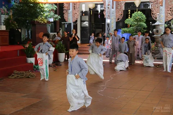 Chùa Tăng Phúc khoá tu mùa hè 'Từ Bi Hỷ Xả' ngày thứ 2 image-1732292076558