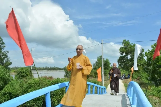 Chùa Thiên Trì bàn giao 2 cây cầu tại Sóc Trăng Chùa Thiên Trì bàn giao 2 cây cầu tại Sóc Trăng image-1731941090379