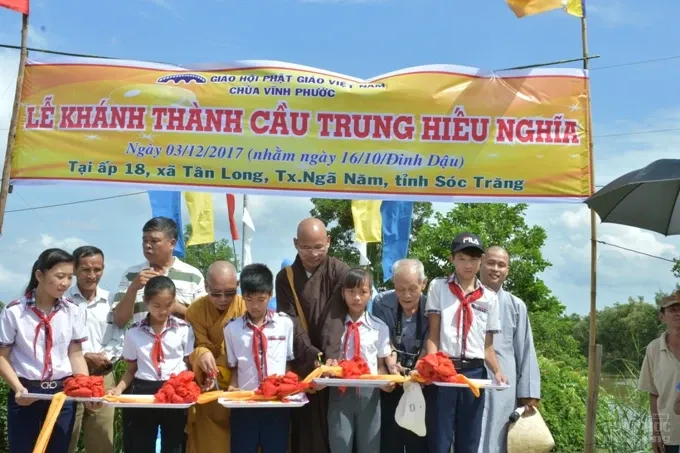 Chùa Thiên Trì bàn giao 2 cây cầu tại Sóc Trăng 5 Chùa Thiên Trì bàn giao 2 cây cầu tại Sóc Trăng image-1731941091123