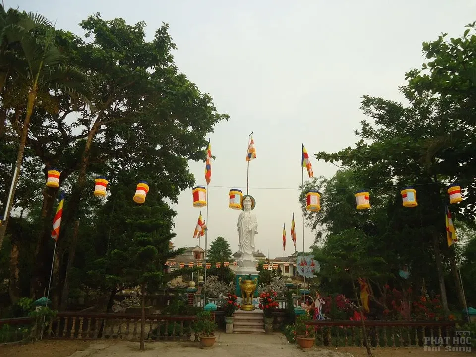 Chùa Vạn An làng Văn Quỹ đón mừng Phật đản image-1731936549967