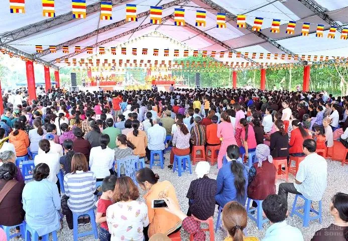 Chùa Vạn Linh đúc đại hồng chung lớn nhất xứ Thanh image-1731942785580