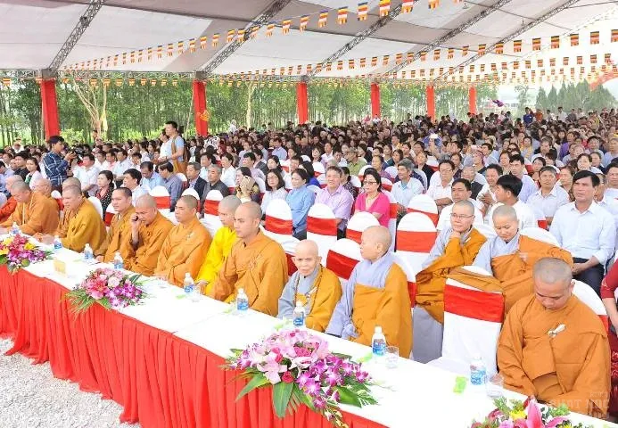 Chùa Vạn Linh đúc đại hồng chung lớn nhất xứ Thanh image-1731942787042