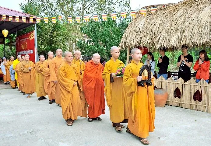 Chùa Vạn Linh đúc đại hồng chung lớn nhất xứ Thanh image-1731942789104