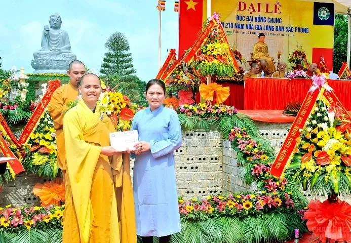 Chùa Vạn Linh đúc đại hồng chung lớn nhất xứ Thanh image-1731942799762