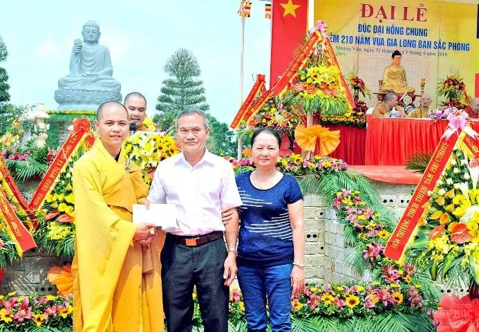 Chùa Vạn Linh đúc đại hồng chung lớn nhất xứ Thanh image-1731942801186