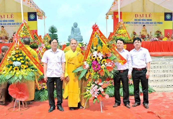 Chùa Vạn Linh đúc đại hồng chung lớn nhất xứ Thanh image-1731942802602