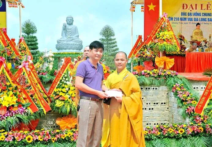 Chùa Vạn Linh đúc đại hồng chung lớn nhất xứ Thanh image-1731942804033