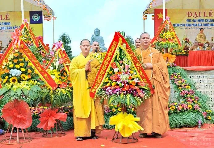 Chùa Vạn Linh đúc đại hồng chung lớn nhất xứ Thanh image-1731942804698