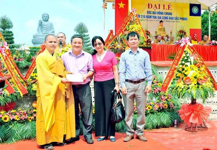 Chùa Vạn Linh đúc đại hồng chung lớn nhất xứ Thanh image-1731942805387