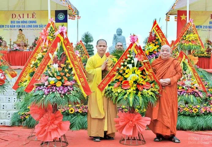 Chùa Vạn Linh đúc đại hồng chung lớn nhất xứ Thanh image-1731942806083