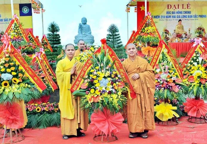 Chùa Vạn Linh đúc đại hồng chung lớn nhất xứ Thanh image-1731942808160